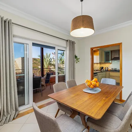 Orange Tree Oasis Apartment *